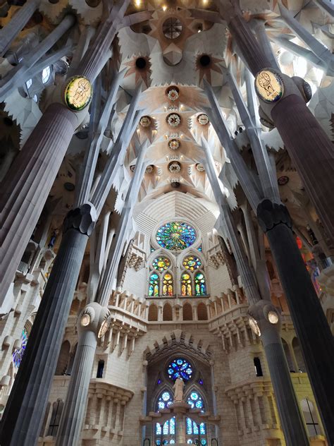 Colección De Minerales De Mmarte Las Columnas De La Sagrada Familia