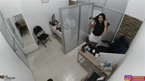 To Take Away The Stress I Give My Coworker A Few Good Kisses On Her Big Pussy Porn In Spanish