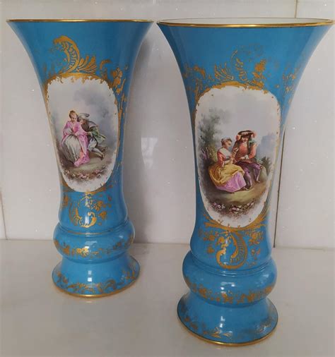 At Auction Sevres Paire De Vases Cornet En Porcelaine Polychrome