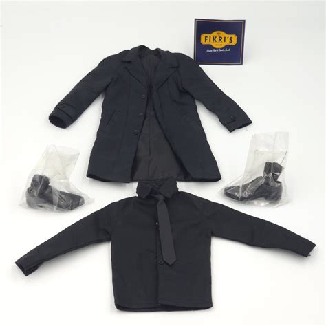 Hot Toys Mms The Wolverine Suit Set Hobbies Toys Toys Games On Carousell