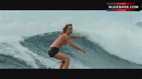 Helen Hunt Bikini Scene Soul Surfer 0 40 NudeBase