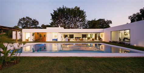 House Plans With Interior Courtyard Pool