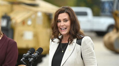 Whitmer signs bill for 2-year vehicle registration for Michigan drivers