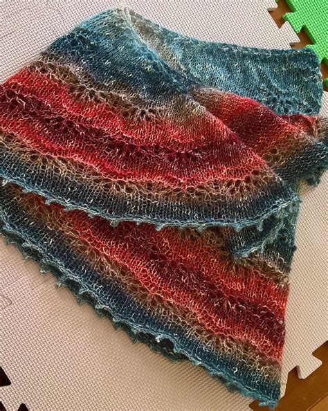 Crescent Shawl Knitting Pattern - Pattern Tips Archive