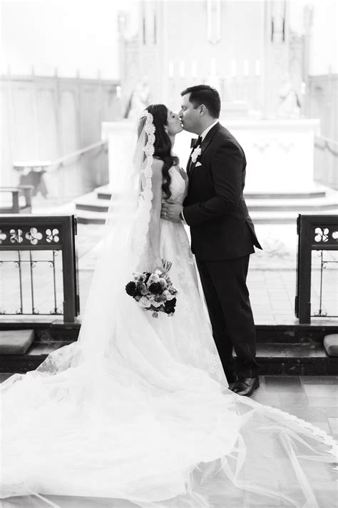 Modern & Moody Corinthian Wedding — ROMANTIC, ELEGANT, AND TIMELESS WEDDING AND ENGAGEMENT ...