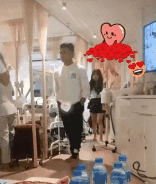 Quang Hải lộ tin nhắn tình cảm với hot girl sexy cao 1m52