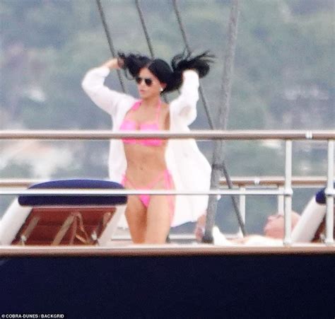Jeff Bezos Goes Topless With Bikini Clad Girlfriend Lauren Sanchez On Yacht Off Spain Daily