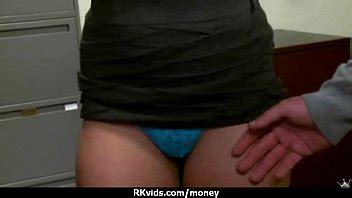 Chica amateur acepta dinero en efectivo por sexo de un extraño 9 XVIDEOS