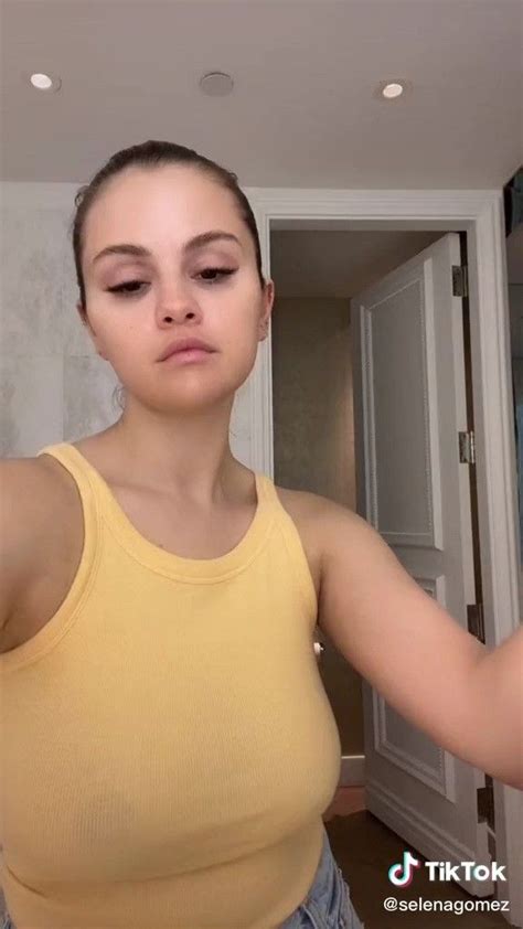 Pin By Alex On Selena Gomez Selena Gomez Hot Selena Gomez Cute Selena Gomez Outfits