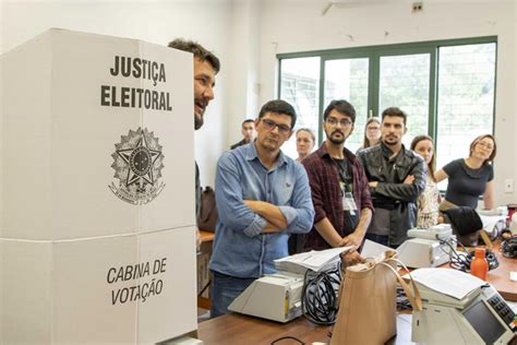 Mesários recebem orientações para as eleições de conselheiros tutelares