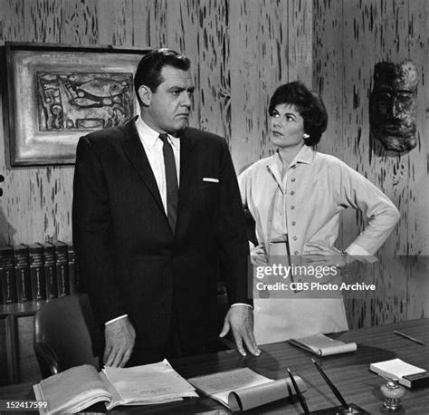 Raymond Burr As Perry Mason And Barbara Hale As Della Street On The