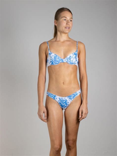 Hot Sexy Eve Best Bikini Pics