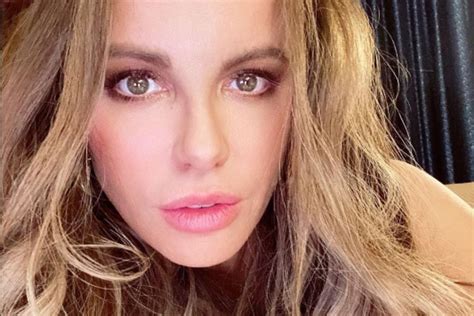 Actrice Kate Beckinsale Heetste Vrouw Op Aarde Gedoopt Na Adembenemende Bikini Shoot Foto S