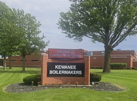 Armstrong, Cagwin and Lindstrom join KHS faculty | Kewanee Voice