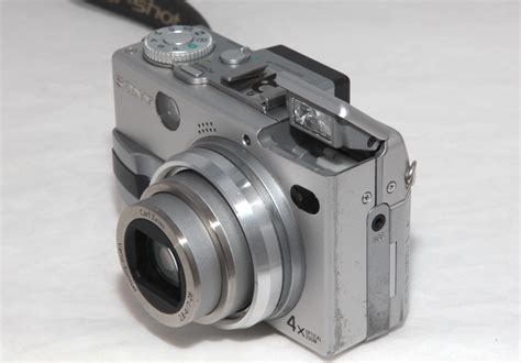 Sony Cyber-Shot DSC-V1 Digital Camera 5 Meg Pix 4X Optical Zoom ...