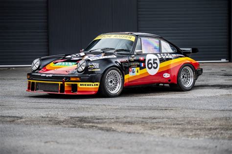 Harley Davidson Custom Sexy Babe