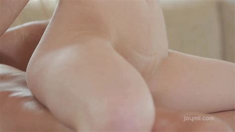 Hottie Cums Hard During Sensuous Copulation ZB Porn