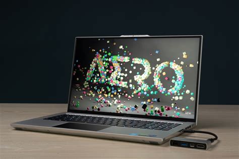 「創」視巨作 GIGABYTE AERO 17 XE5 創作者筆電開箱/ VESA DisplayHDR 1000、4K@120 Hz ...