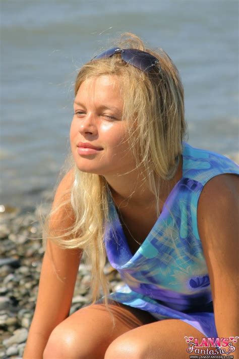 Natural Blonde Teen Makes Her Nude Debut While Searching For Shells At The Sea CoedCherry