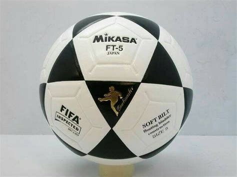 22 2 Bola Kaki Motif Masa Kini