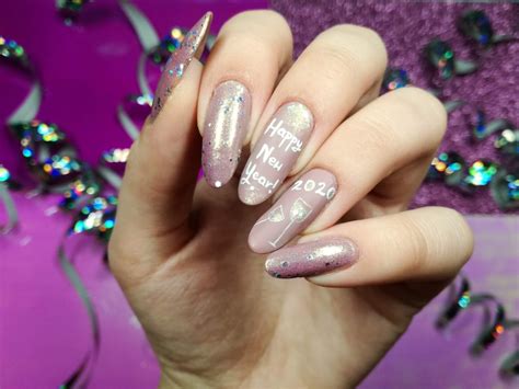 Paznokcie Nude Z Brokatem Na Nowy Rok I Podsumowanie Roku Malinaila Pl