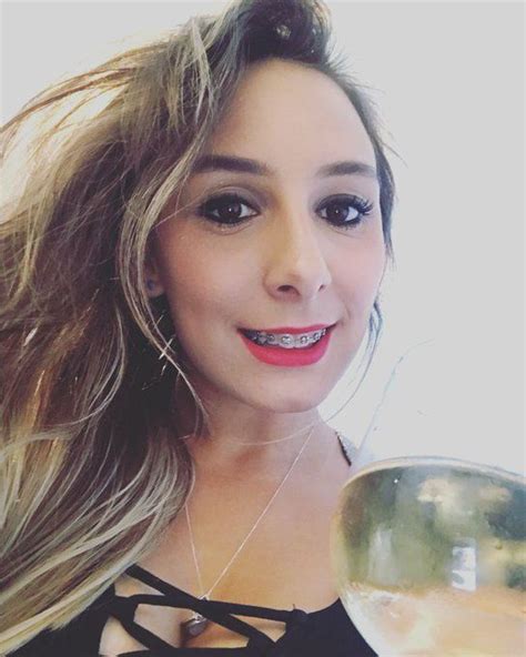 She Is So Hot Scrolller