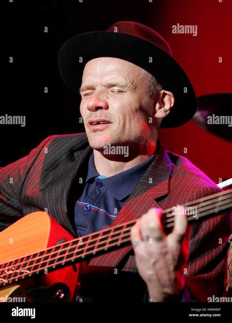 Red Hot Chili Peppers Bassist Flea Hi Res Stock Photography And Images Alamy