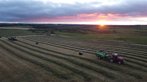 Keane Agri Contractors Bailing Silage Youtube