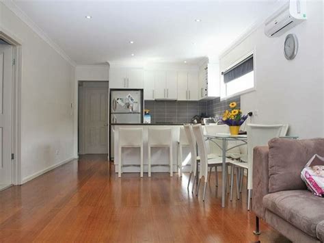 39 Glyndon Ave St Albans Vic 3021 House For Rent Domain