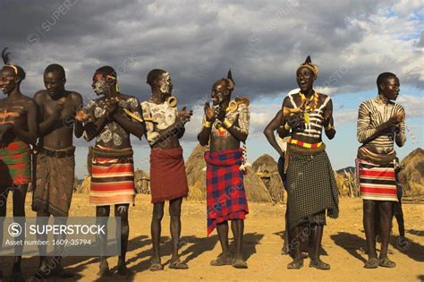 Ethiopia Lower Omo Valley Kolcho Village Karo People With Body