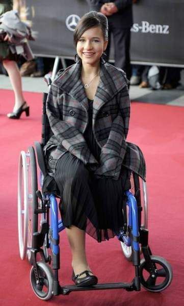 Triple amputee in wheelchair | Disabled women, Wheelchair women, Women