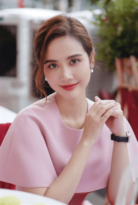 Tiểu sử diễn viên hot girl Huyền Lizzie GoLive GOLIVE VN