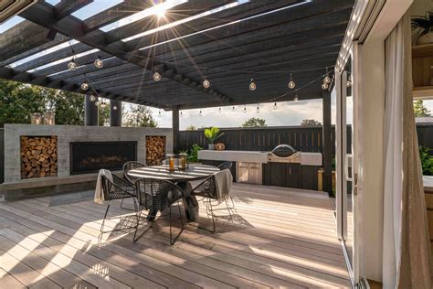 Outdoor fireplace designs for small spaces