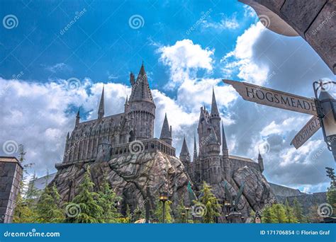 Hogwarts Castle In Universal Studios In Los Angeles Editorial Image ...