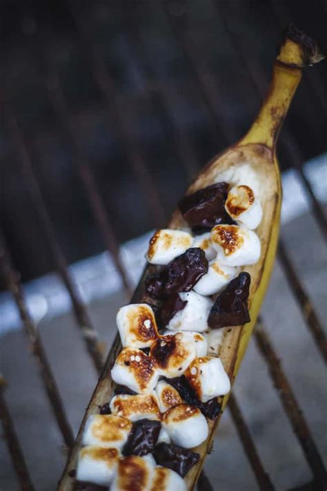 Grillede Banan S mores med chokolade Bananer på grill