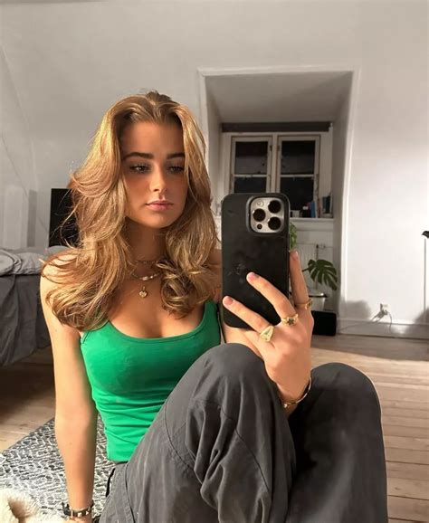 Meet The Premier League S New Wags From Former Tennis Player To Bikini Clad Babes Daily Star