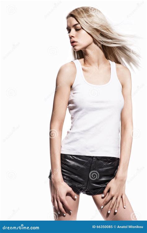 Portrait De Belle Blonde Sexy Dans Court En Cuir Image Stock Image Du Dame Mod Le