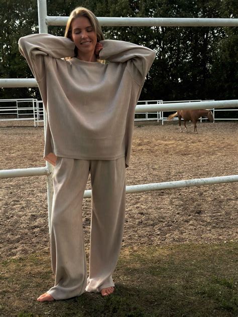 Костюм Вельвет Свитшот + палаццо купить в интернет-магазине женской ...