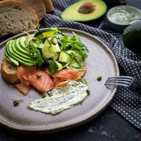 Smoked Salmon Avocado Salad