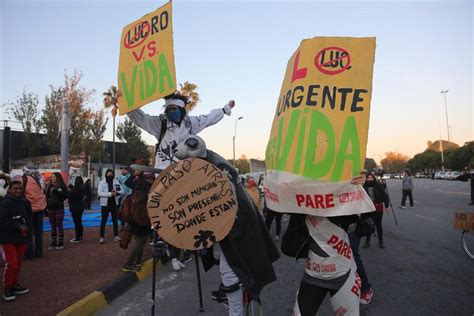 El Muerto Los Peligrosos Artículos De La Luc