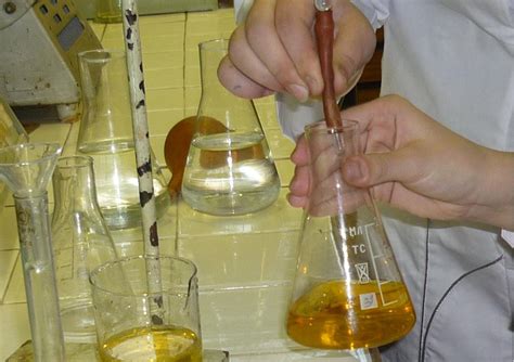 Химия и Химики № 2 2012. Химическая галерея - лабораторная посуда