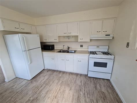 7518 Country Ln #1E, Darien, IL 60561 - See Est. Value, Schools & More