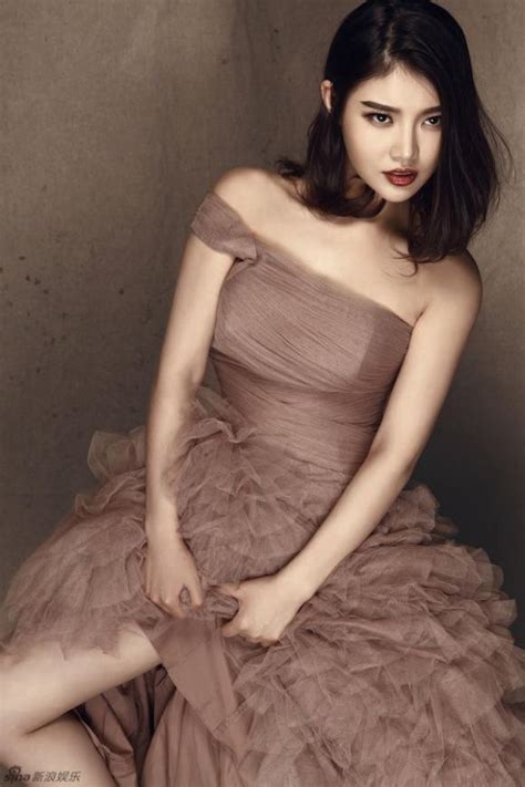 Người đẹp lộ clip sex Từ Đông Đông lả lơi xách váy