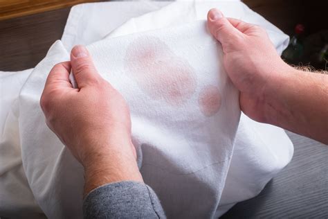 Cómo eliminar las manchas más comunes de la ropa