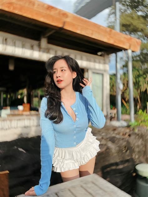 Còn mùng là hội hot girl còn tung ảnh đẹp