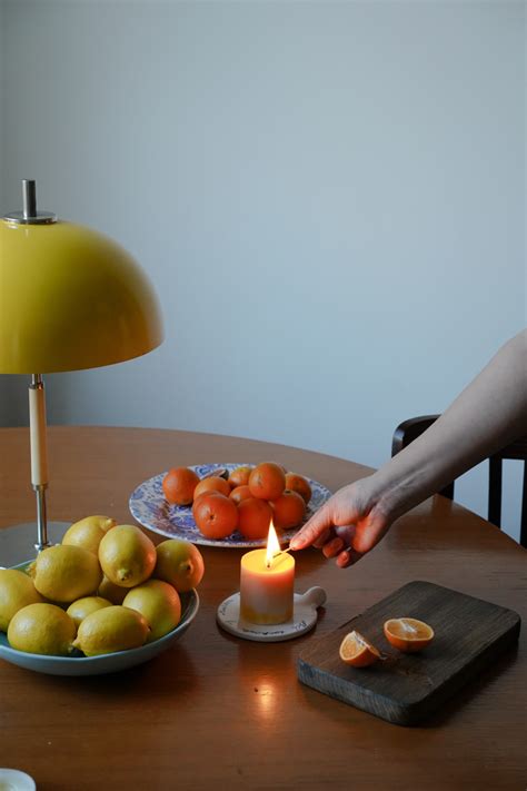 Российский бренд Самосвет создал комплекты свечей и подсвечников с ...