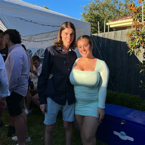 Stephanie C Stephcwalkoflifefree Nude OnlyFans Leaks Fappening FappeningBook