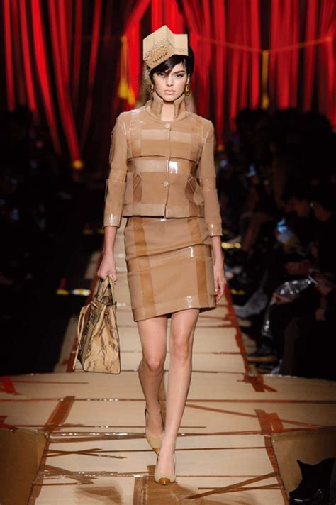 Moschino – 마리끌레르 코리아 | MarieclaireKorea