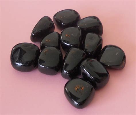 Гагат камень в природе (67 фото)