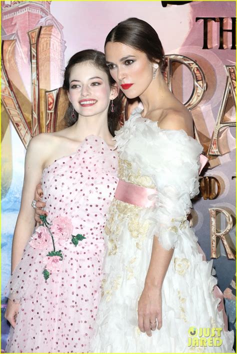 Mackenzie Foy Looks Lovely In Pink At Nutcracker And The Four Realms